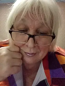 Alexia64231 online show from November 2025 03:56:02 PM