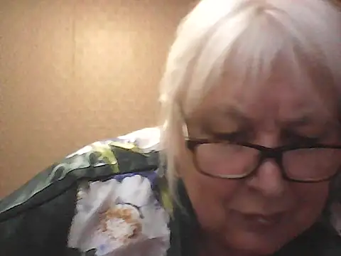 Alexia64231 online show from December 2025 05:04:02 AM