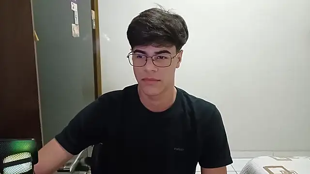 Snapshot of ThbxToyou chatting on September 2025 10:10:02 PM ThbxToyou online show from September 2025 10:10:02 PM