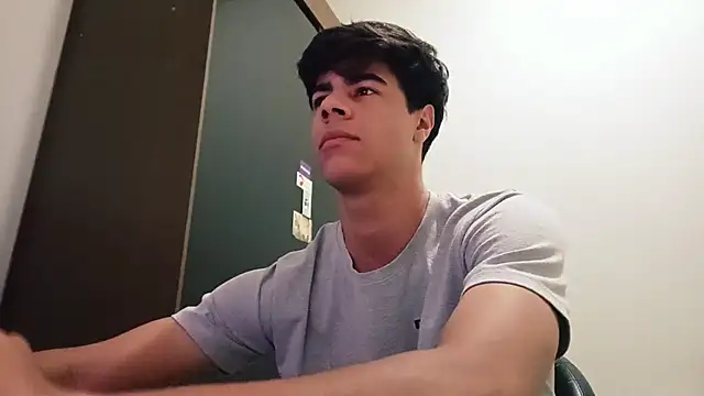 Snapshot of ThbxToyou chatting on October 2025 11:07:01 PM ThbxToyou online show from October 2025 11:07:01 PM