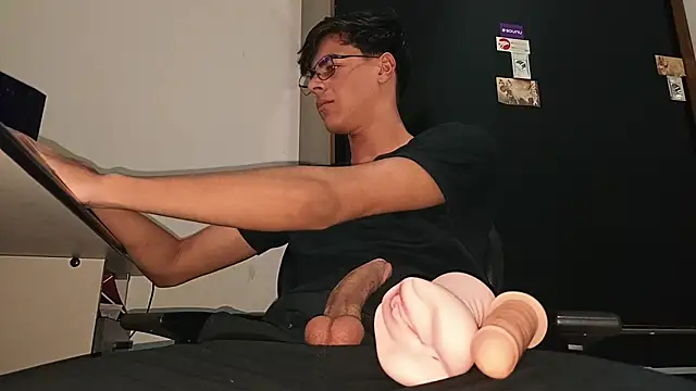 Snapshot of ThbxToyou chatting on November 2025 09:14:01 PM ThbxToyou online show from November 2025 09:14:01 PM