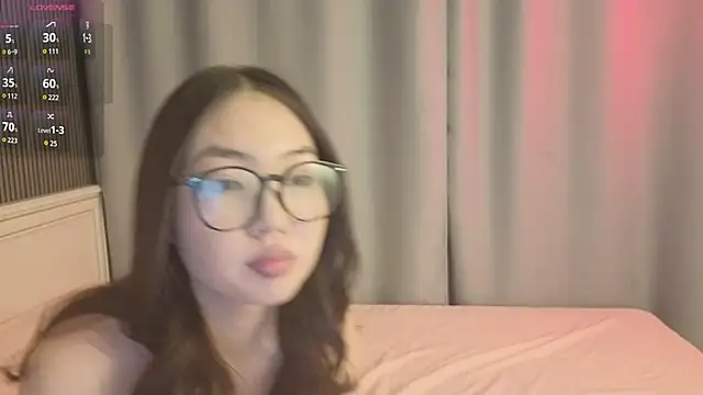 Snapshot of akino_hen chatting on October 2025 08:06:02 PM akino hen online show from October 2025 08:06:02 PM