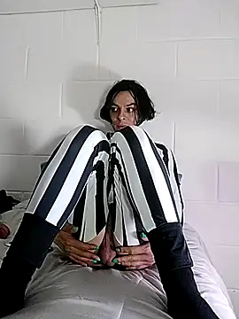 oxxy jean online show from February 2026 12:20:01 AM