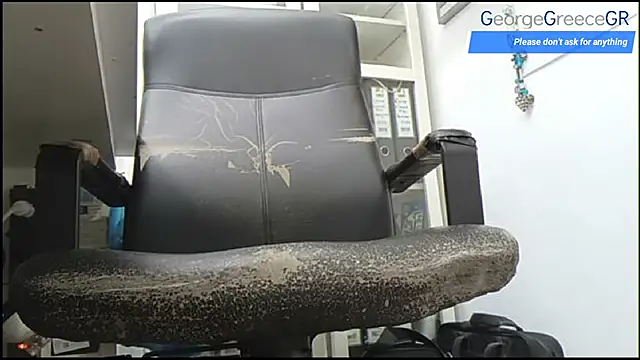 Snapshot of GeorgeGreece2025 chatting on October 2025 10:22:02 AM GeorgeGreece2025 online show from October 2025 10:22:02 AM