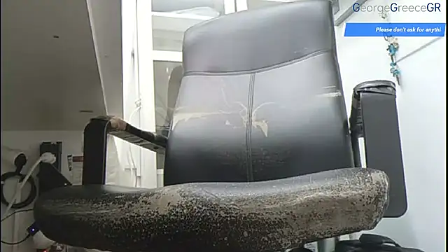 Snapshot of GeorgeGreece2025 chatting on October 2025 01:57:02 PM GeorgeGreece2025 online show from October 2025 01:57:02 PM