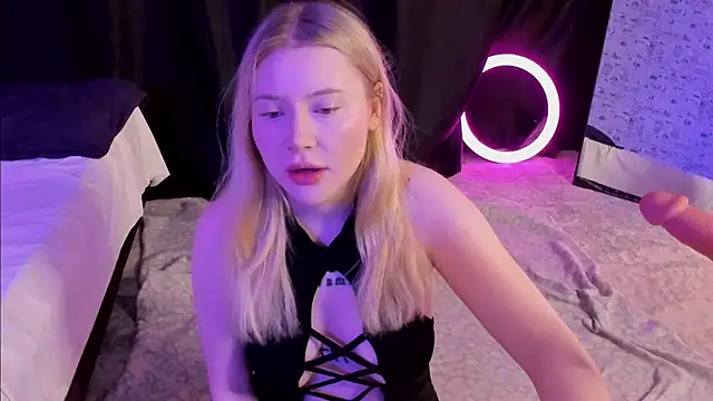 Lillie Berry online show from December 2025 04:20:02 AM