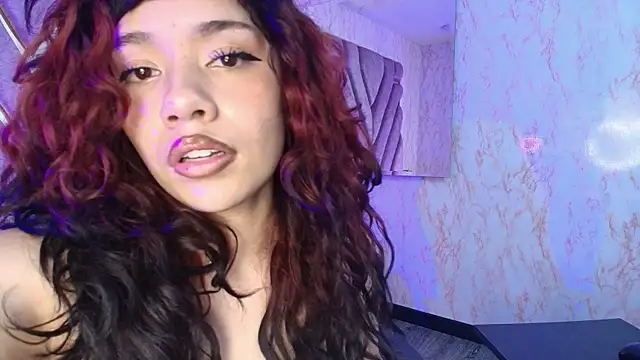 Snapshot of redd_pandaa chatting on June 2026 03:19:02 AM redd pandaa online show from June 2026 03:19:02 AM