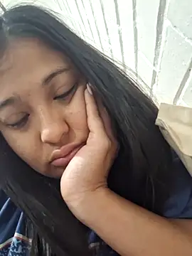 lupittta online show from October 2025 05:22:01 PM