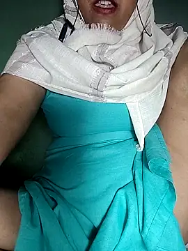 Hotty-Monaa online show from November 2025 05:02:01 PM