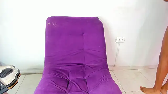 Snapshot of Nini_Beyker chatting on November 2025 01:11:01 PM Nini Beyker online show from November 2025 01:11:01 PM