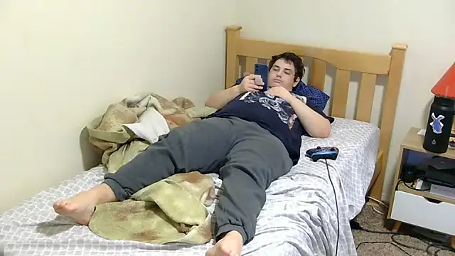 Snapshot of Breyyyyyyyy chatting on November 2025 10:42:02 PM Breyyyyyyyy online show from November 2025 10:42:02 PM