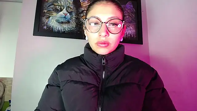 Snapshot of AriaBliss- chatting on October 2025 03:40:01 AM AriaBliss- online show from October 2025 03:40:01 AM