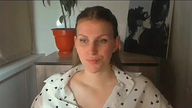 JuliaMuuun online show from March 2026 08:53:01 PM