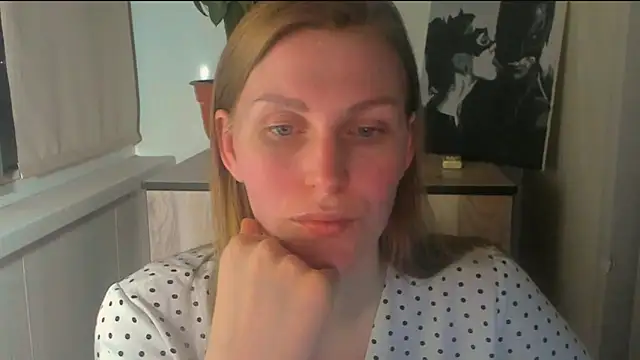 JuliaMuuun online show from April 2026 09:31:02 PM