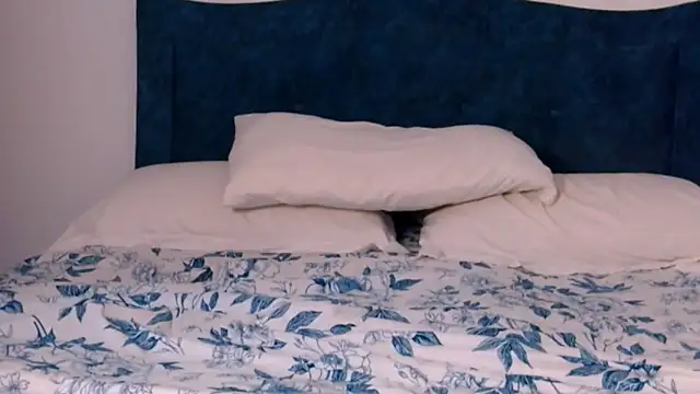 angelinhaaa online show from November 2025 02:03:01 AM