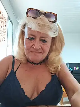 Belladama61 online show from May 2026 10:44:01 AM