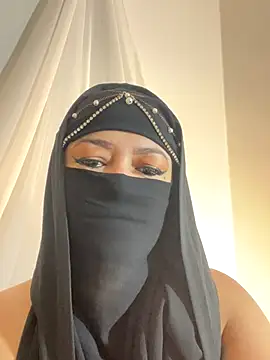 Amyraa  online show from November 2025 01:11:01 PM