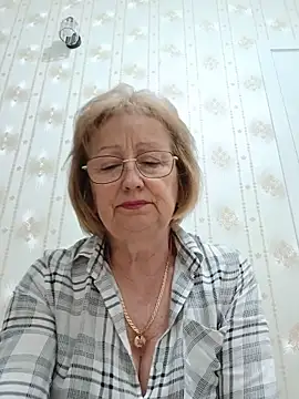 AlikaSwan5821 online show from June 2026 07:37:02 PM