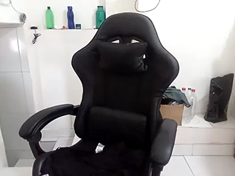 Snapshot of moreno25centimetro chatting on November 2025 12:38:02 PM moreno25centimetro online show from November 2025 12:38:02 PM