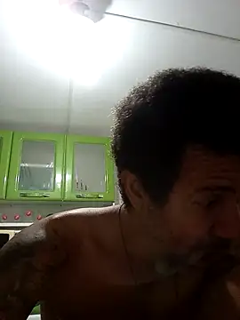 Snapshot of moreno25centimetro chatting on November 2025 12:33:01 AM moreno25centimetro online show from November 2025 12:33:01 AM