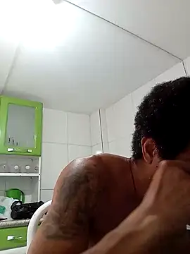 Snapshot of moreno25centimetro chatting on December 2025 01:17:04 PM moreno25centimetro online show from December 2025 01:17:04 PM