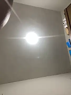 Nillsobluyy online show from December 2025 05:20:01 PM