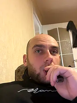 Snapshot of LuckyGirlfriends chatting on October 2025 07:04:02 PM LuckyGirlfriends online show from October 2025 07:04:02 PM