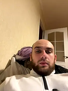 Snapshot of LuckyGirlfriends chatting on November 2025 06:18:01 PM LuckyGirlfriends online show from November 2025 06:18:01 PM