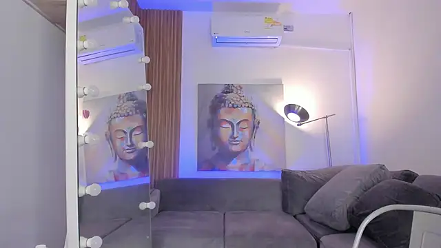 cinnia  online show from February 2026 10:58:01 AM