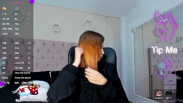 Snapshot of MadisonSky_ chatting on October 2025 12:49:02 PM MadisonSky online show from October 2025 12:49:02 PM