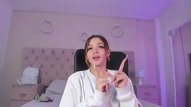 Snapshot of MadisonSky_ chatting on November 2025 12:48:02 PM MadisonSky online show from November 2025 12:48:02 PM