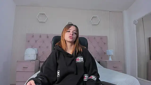 Snapshot of MadisonSky_ chatting on November 2025 01:22:01 PM MadisonSky online show from November 2025 01:22:01 PM