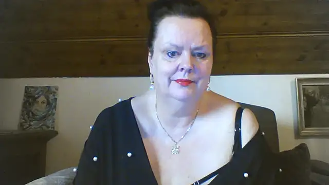 Snapshot of TiffanyMature chatting on April 2026 08:17:01 AM TiffanyMature online show from April 2026 08:17:01 AM