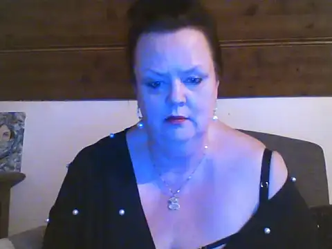 Snapshot of TiffanyMature chatting on April 2026 08:21:01 PM TiffanyMature online show from April 2026 08:21:01 PM