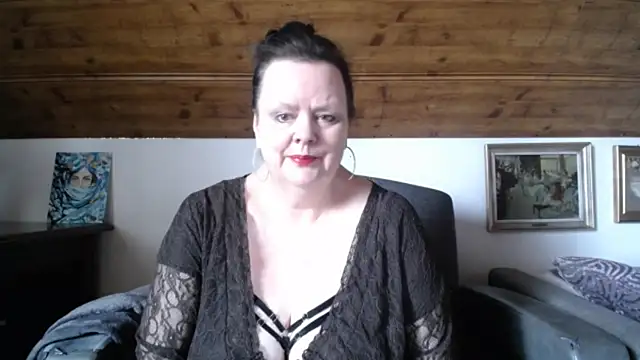 Snapshot of TiffanyMature chatting on April 2026 09:12:02 AM TiffanyMature online show from April 2026 09:12:02 AM