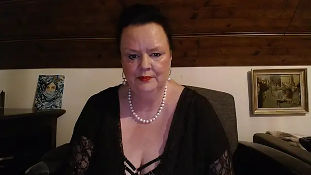 Snapshot of TiffanyMature chatting on April 2026 08:17:01 PM TiffanyMature online show from April 2026 08:17:01 PM
