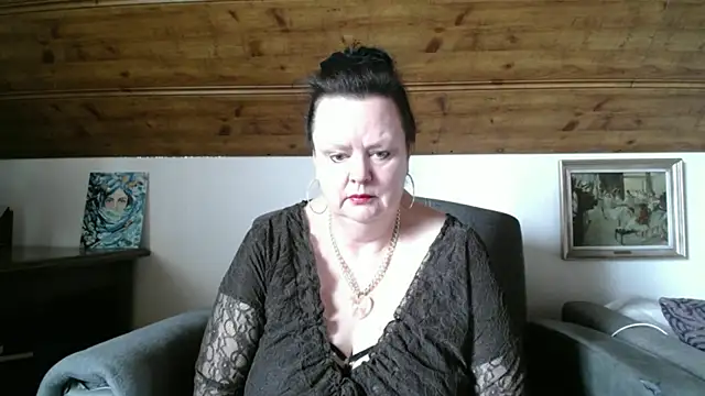 Snapshot of TiffanyMature chatting on May 2026 08:11:01 AM TiffanyMature online show from May 2026 08:11:01 AM