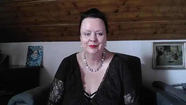 Snapshot of TiffanyMature chatting on May 2026 07:02:02 AM TiffanyMature online show from May 2026 07:02:02 AM