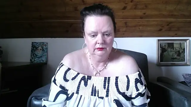 Snapshot of TiffanyMature chatting on May 2026 03:06:01 PM TiffanyMature online show from May 2026 03:06:01 PM