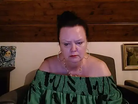 Snapshot of TiffanyMature chatting on May 2026 08:27:01 PM TiffanyMature online show from May 2026 08:27:01 PM