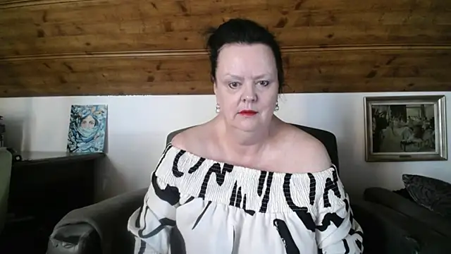 Snapshot of TiffanyMature chatting on June 2026 07:11:01 AM TiffanyMature online show from June 2026 07:11:01 AM