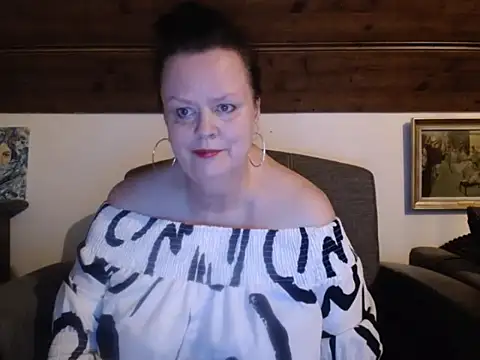 Snapshot of TiffanyMature chatting on June 2026 08:03:01 PM TiffanyMature online show from June 2026 08:03:01 PM