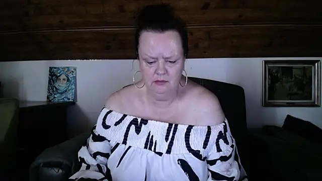 Snapshot of TiffanyMature chatting on June 2026 10:27:01 AM TiffanyMature online show from June 2026 10:27:01 AM