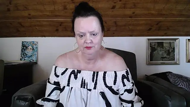 Snapshot of TiffanyMature chatting on July 2026 02:10:01 PM TiffanyMature online show from July 2026 02:10:01 PM