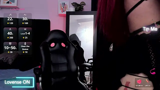 Snapshot of emmabridgerton chatting on October 2025 12:57:01 AM emmabridgerton online show from October 2025 12:57:01 AM