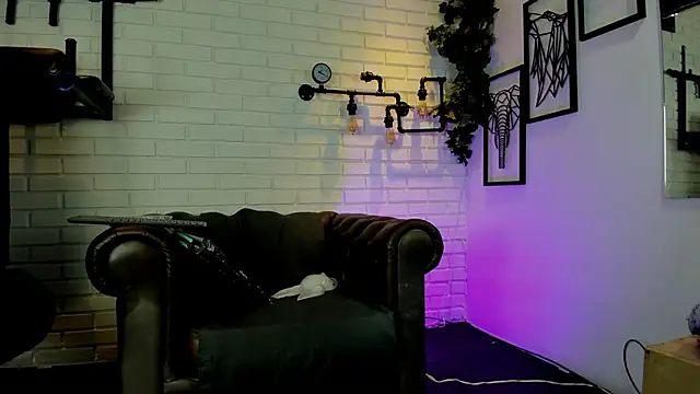 ItaloMoore online show from September 2025 11:32:02 AM