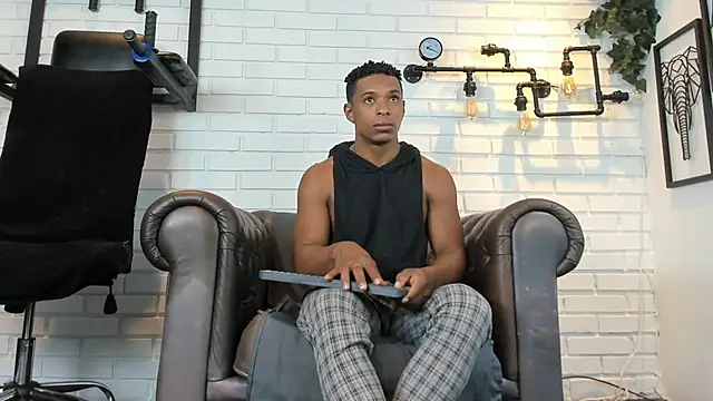 ItaloMoore online show from September 2025 11:32:01 AM