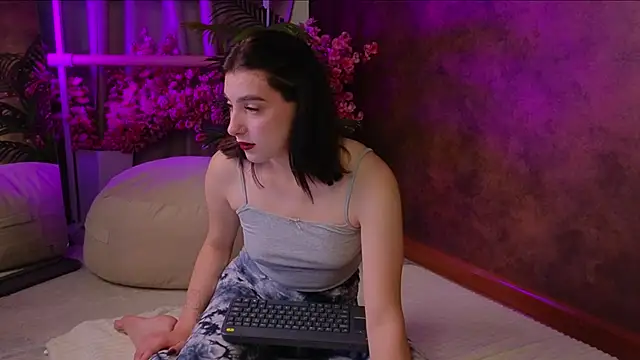 Snapshot of arcane_doll chatting on September 2025 05:31:01 AM arcane doll online show from September 2025 05:31:01 AM