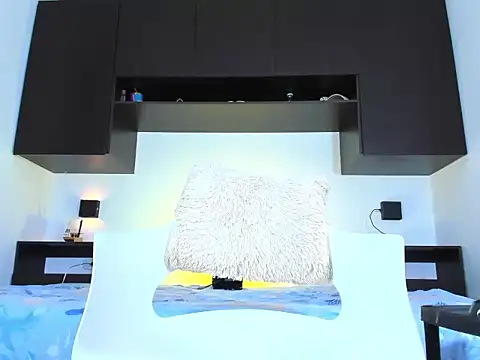 melissa fem  online show from October 2025 01:56:01 PM