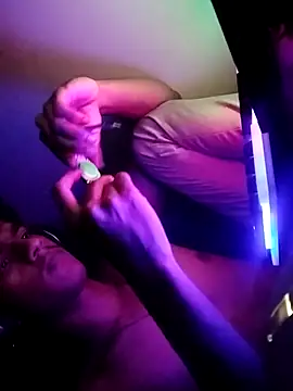 kjohn20 online show from February 2026 06:29:02 PM